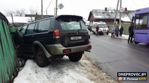 ДТП в Речице: женщина на внедорожнике не уступила дорогу автобусу