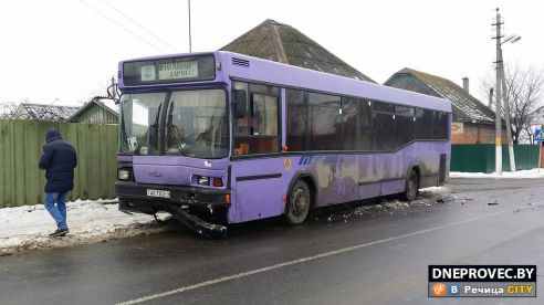 ДТП в Речице: женщина на внедорожнике не уступила дорогу автобусу