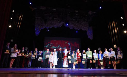 Благотворительная ёлка Советского района собрала более 400 детей