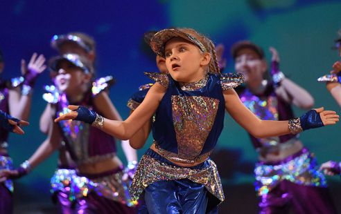 Благотворительная ёлка Советского района собрала более 400 детей