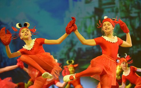 Благотворительная ёлка Советского района собрала более 400 детей