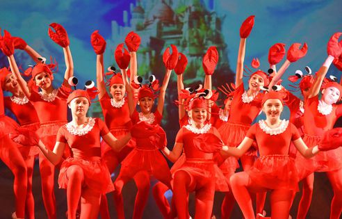 Благотворительная ёлка Советского района собрала более 400 детей