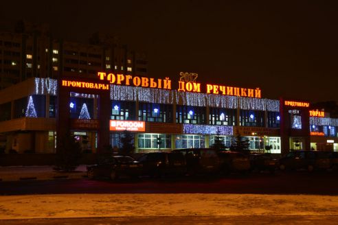 Огни со смыслом. В Советском районе водрузили на пьедестал Петуха и открыли световую ВДНХ