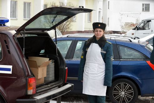 В Гомеле борьбу с травмоопасной наледью возглавили депутаты и чиновники