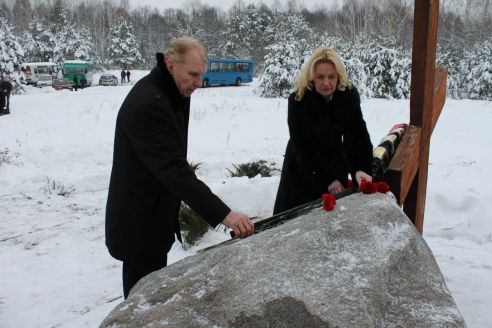 В Светлогорске вспоминали о жертвах сожженной деревни Ола