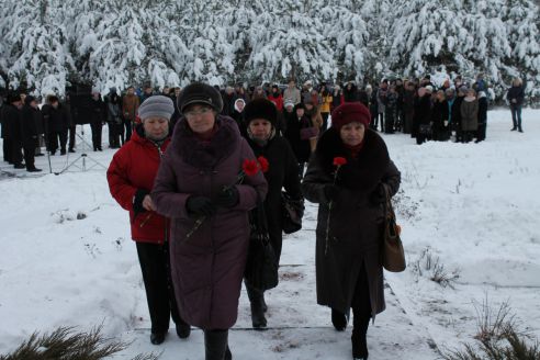 В Светлогорске вспоминали о жертвах сожженной деревни Ола
