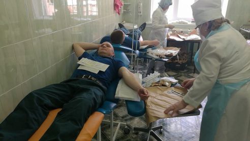 Речицкие пожарные-спасатели присоединились к республиканскому движению по безвозмездной сдаче крови