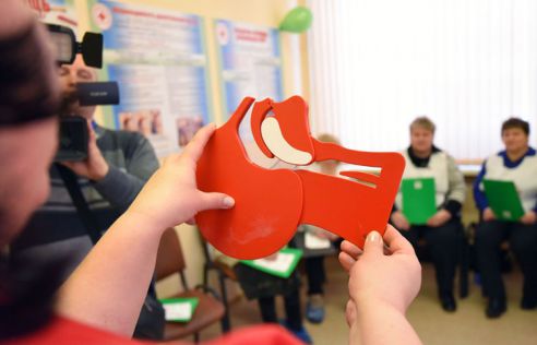 К непредвиденным ситуациям готовы. Волонтёры Красного Креста учат оказывать первую помощь