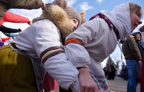 Блины, эмоции, Масленица. Как в Советском районе провожали зиму