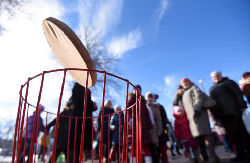 Блины, эмоции, Масленица. Как в Советском районе провожали зиму