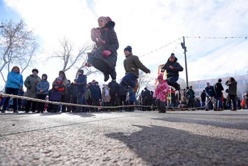 Блины, эмоции, Масленица. Как в Советском районе провожали зиму