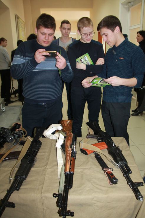 У Хойніках адзначылі Дзень абаронцаў Айчыны і Узброеных Сіл Беларусі