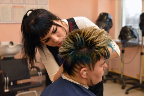 Креатив от «Локона». Мастера госпредприятия показали свои таланты