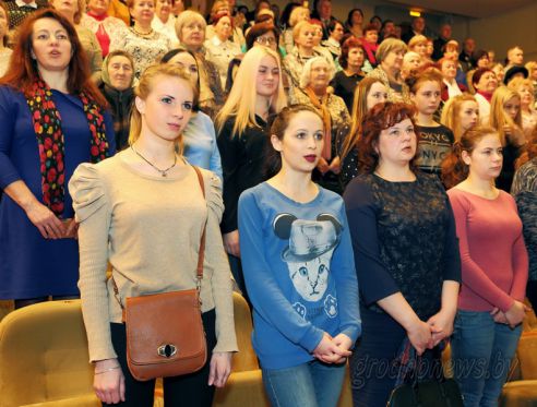 В областном драматическом театре прошло торжественное собрание, посвященное Дню Конституции Республики Беларусь (Добавлено видео)