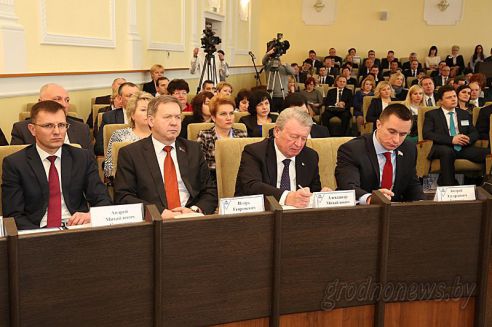 В Гродно проходит республиканский семинар-совещание по вопросам совершенствования идеологической и воспитательной работы в системе образования (Будет дополнено)