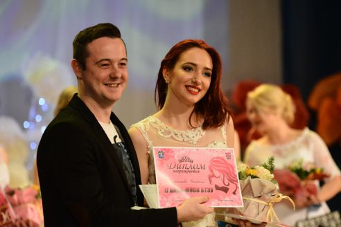 Фотофакт. В торгово-экономическом университете потребкооперации выбрали Королеву весны