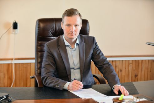 Погода отдыхать не даёт. Заглянули в производственные цеха «ГорСАПа» и поговорили с директором