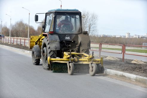 Тысячи людей благоустраивали Советский район. Первый в этом году субботник прошёл 25 марта