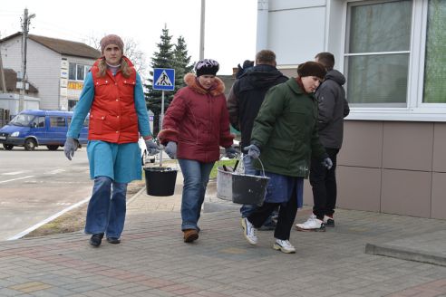 Тысячи людей благоустраивали Советский район. Первый в этом году субботник прошёл 25 марта