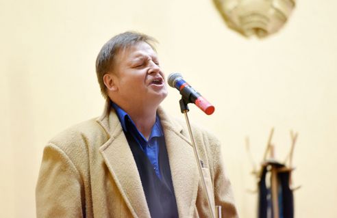 Вблизи, а не из зрительного зала. В Гомеле открылась выставка, посвящённая областному драматическому театру