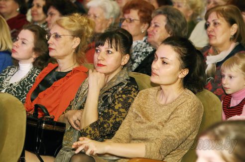 Дню единения народов Беларуси и России было посвящено праздничное мероприятие, состоявшееся 31 марта в областном драматическом театре