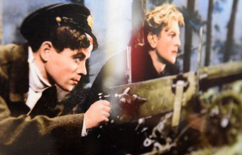 Чугунок картошки, танцы на крышах вагонов и хулиганство на сцене. История старейшего актёра гомельского драмтеатра Фёдора Иванова