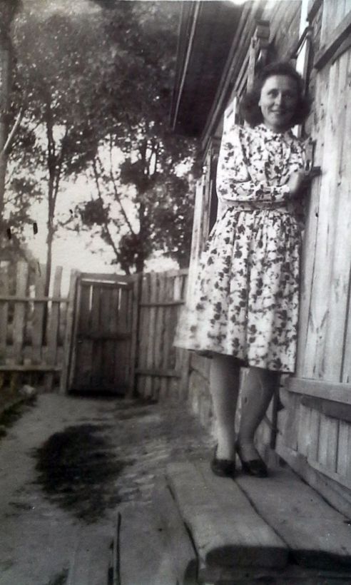 Лозовские. Разыскали хозяев дома, который стоял на месте бетонных яблок