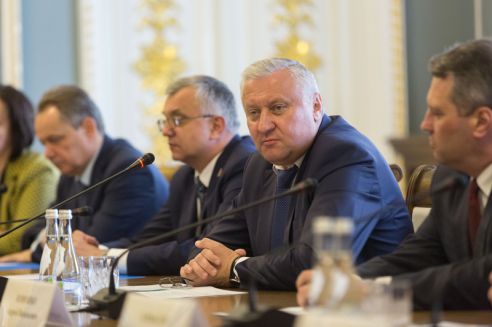 Казахи проявляют интерес к гомельским комбайнам, мебели и кондитерке