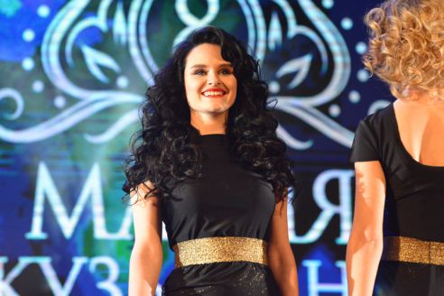 В битве за корону «Мисс химзавода» победа досталась Елене Смусенок