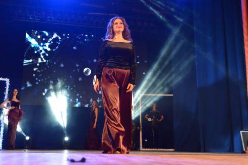 В битве за корону «Мисс химзавода» победа досталась Елене Смусенок