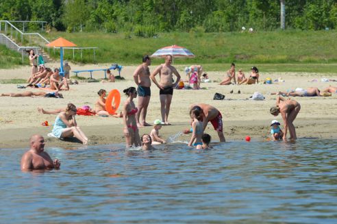 Узнали, почему пляжи Советского района пользуются высоким спросом