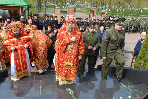 Фотофакт. В храме архистратига Михаила почтили память жертв чернобыльской катастрофы