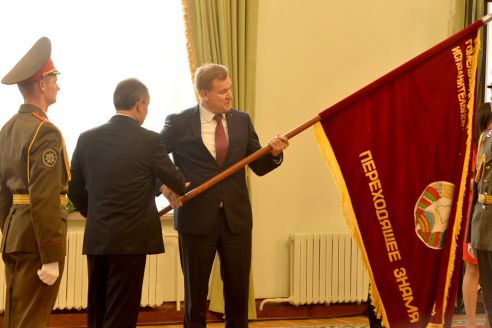 Гомель сохранил лидирующие позиции и стремится к зарплате «по пятьсот»