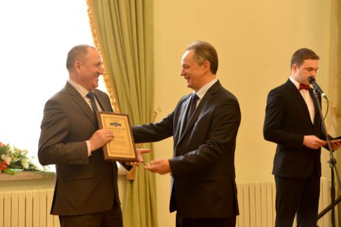 Гомель сохранил лидирующие позиции и стремится к зарплате «по пятьсот»