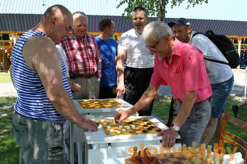 В Слониме массовым праздником отметили день физкультурника