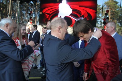 Чествование чемпионов: хоккеистам «Немана» вручили золотые медали