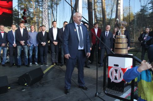 Чествование чемпионов: хоккеистам «Немана» вручили золотые медали