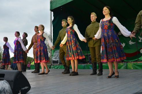 Хук от спецназовца и солдатская каша: как отметили 9 Мая в Советском районе