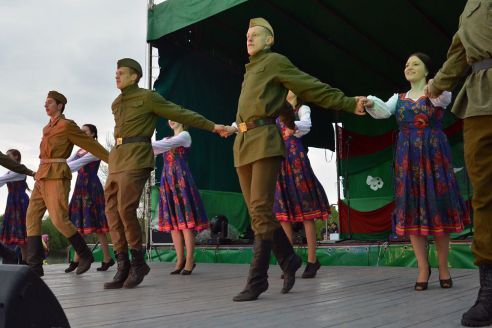 Хук от спецназовца и солдатская каша: как отметили 9 Мая в Советском районе