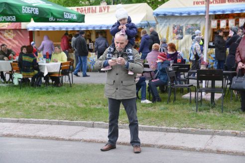 Хук от спецназовца и солдатская каша: как отметили 9 Мая в Советском районе