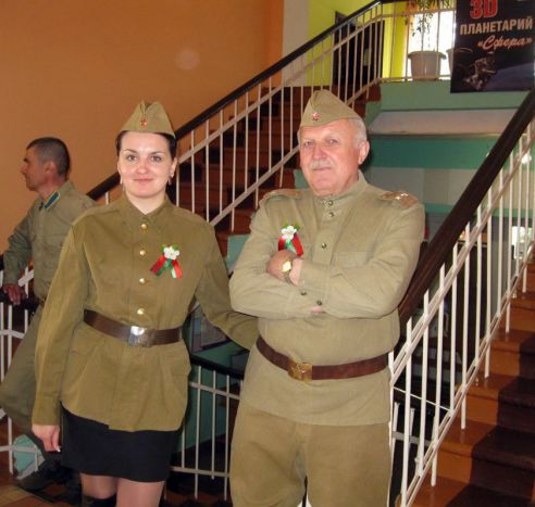 Кинотеатр «Знамя» и военно-исторический клуб «Поиск» устроили в Калинковичах проект, посвященный Дню Победы