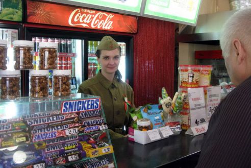 Кинотеатр «Знамя» и военно-исторический клуб «Поиск» устроили в Калинковичах проект, посвященный Дню Победы