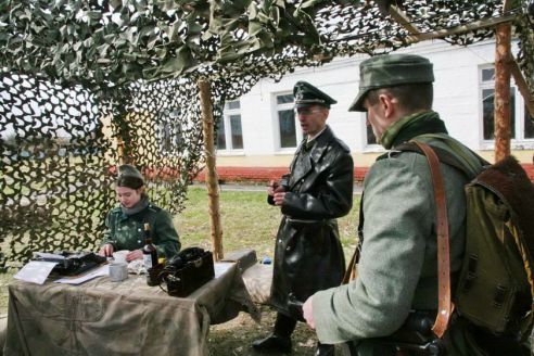 Кинотеатр «Знамя» и военно-исторический клуб «Поиск» устроили в Калинковичах проект, посвященный Дню Победы