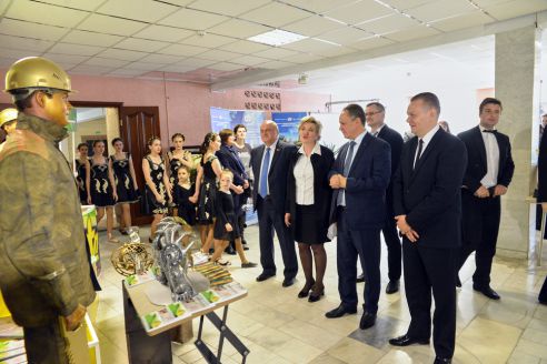 Признание и почёт. В Советском районе наградили лучшие трудовые кол­лективы по итогам работы в 2016 году