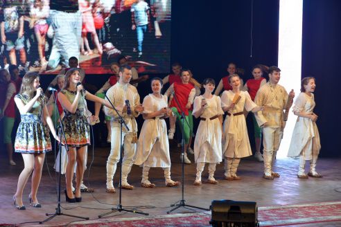 Признание и почёт. В Советском районе наградили лучшие трудовые кол­лективы по итогам работы в 2016 году