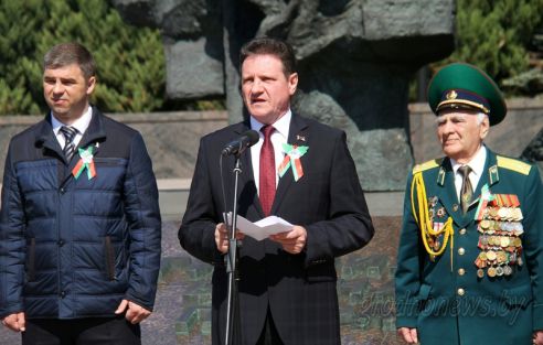 Торжественный митинг, посвященный Дню Государственного герба и Государственного флага, прошел в Гродно