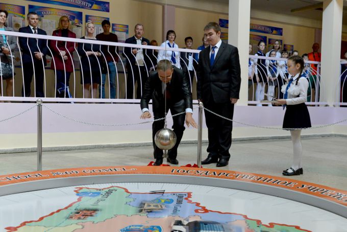 Фотофакт. Маятник Фуко начал отсчёт вращения Земли