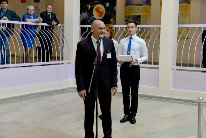 Фотофакт. Маятник Фуко начал отсчёт вращения Земли