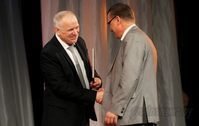 В областном драматическом театре состоялся торжественный вечер, посвященный Дню химика