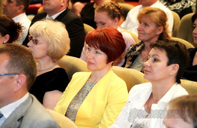 В областном драматическом театре состоялся торжественный вечер, посвященный Дню химика